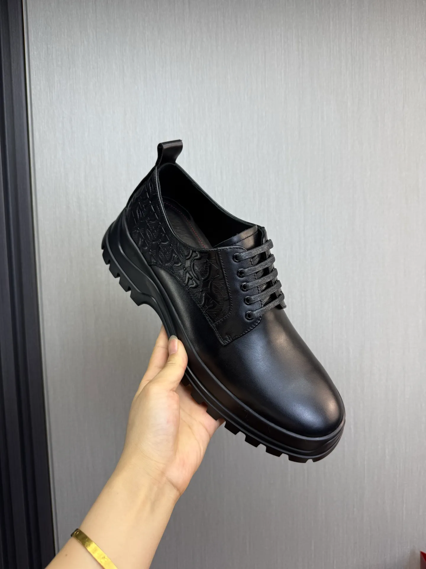 Men's shoes 💰880💰 Ferragamo. [Ferragamo] Men's Loaf leather shoes, the latest hot style, 1:1 original purchase quality, top quality, imported open-edge beaded cowhide leather on the upper, hand-made three-dimensional stitching highlights the round toe design, the inner feet are made of imported cowhide, with original wear-resistant rubber outsole, matching code 39-44, (38, 45 custom-made, non-refundable)